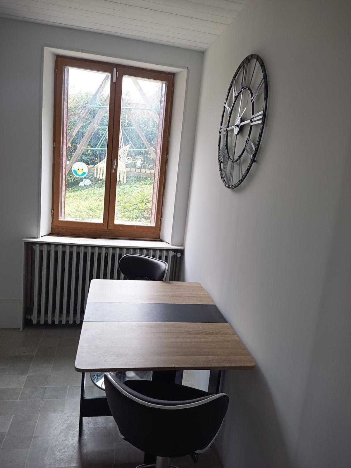 Laura Happy Guest House Tenay Bagian luar foto